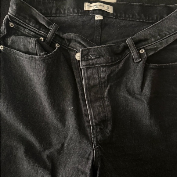Abercrombie & Fitch Women's High Rise Black Jeans - Picture 7 of 9